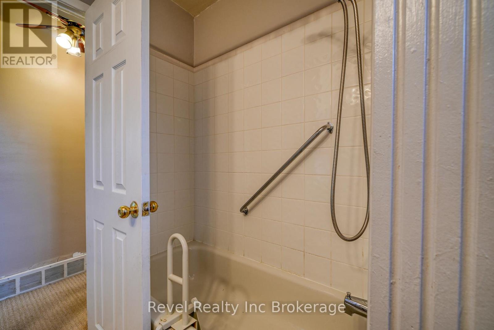 345 Vancouver Street, London East, Ontario  N5W 4S7 - Photo 19 - X12439013