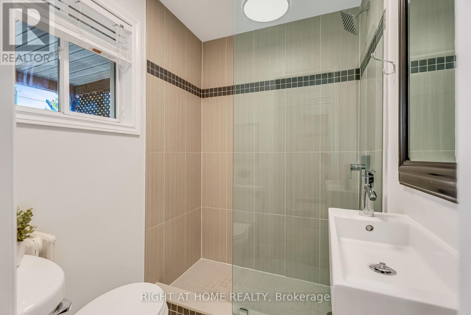 232 Sixth Street, Toronto, Ontario  M8V 3A7 - Photo 16 - W12438977
