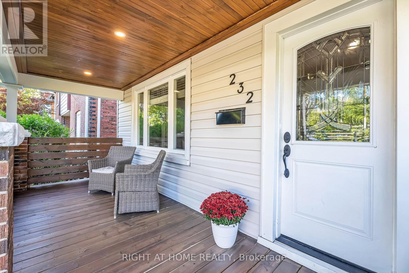 232 Sixth Street, Toronto, Ontario  M8V 3A7 - Photo 2 - W12438977