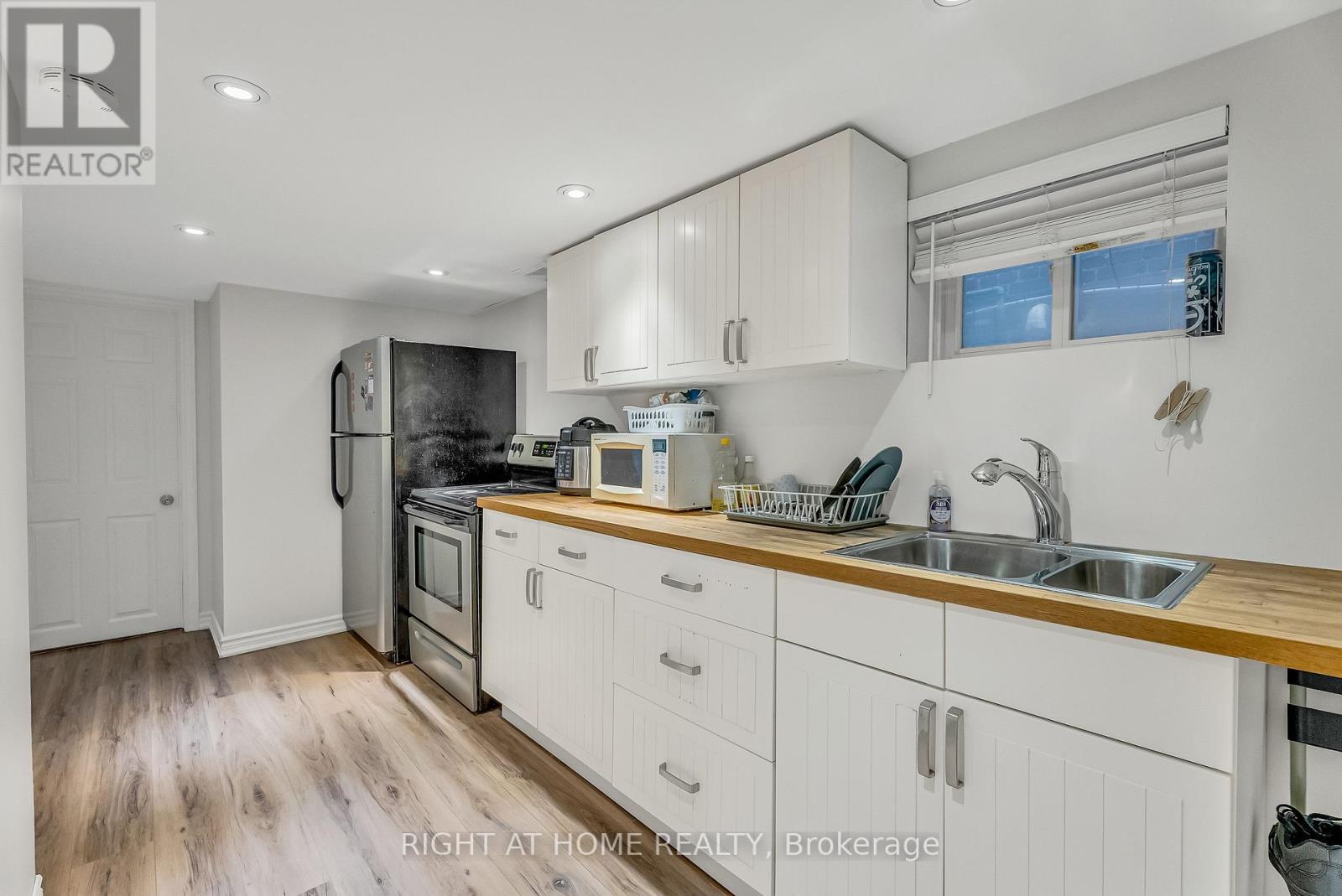 232 Sixth Street, Toronto, Ontario  M8V 3A7 - Photo 30 - W12438977