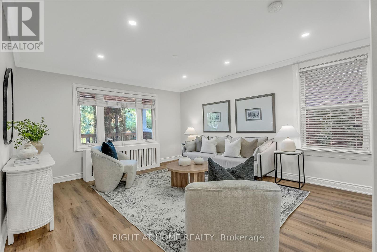 232 Sixth Street, Toronto, Ontario  M8V 3A7 - Photo 4 - W12438977