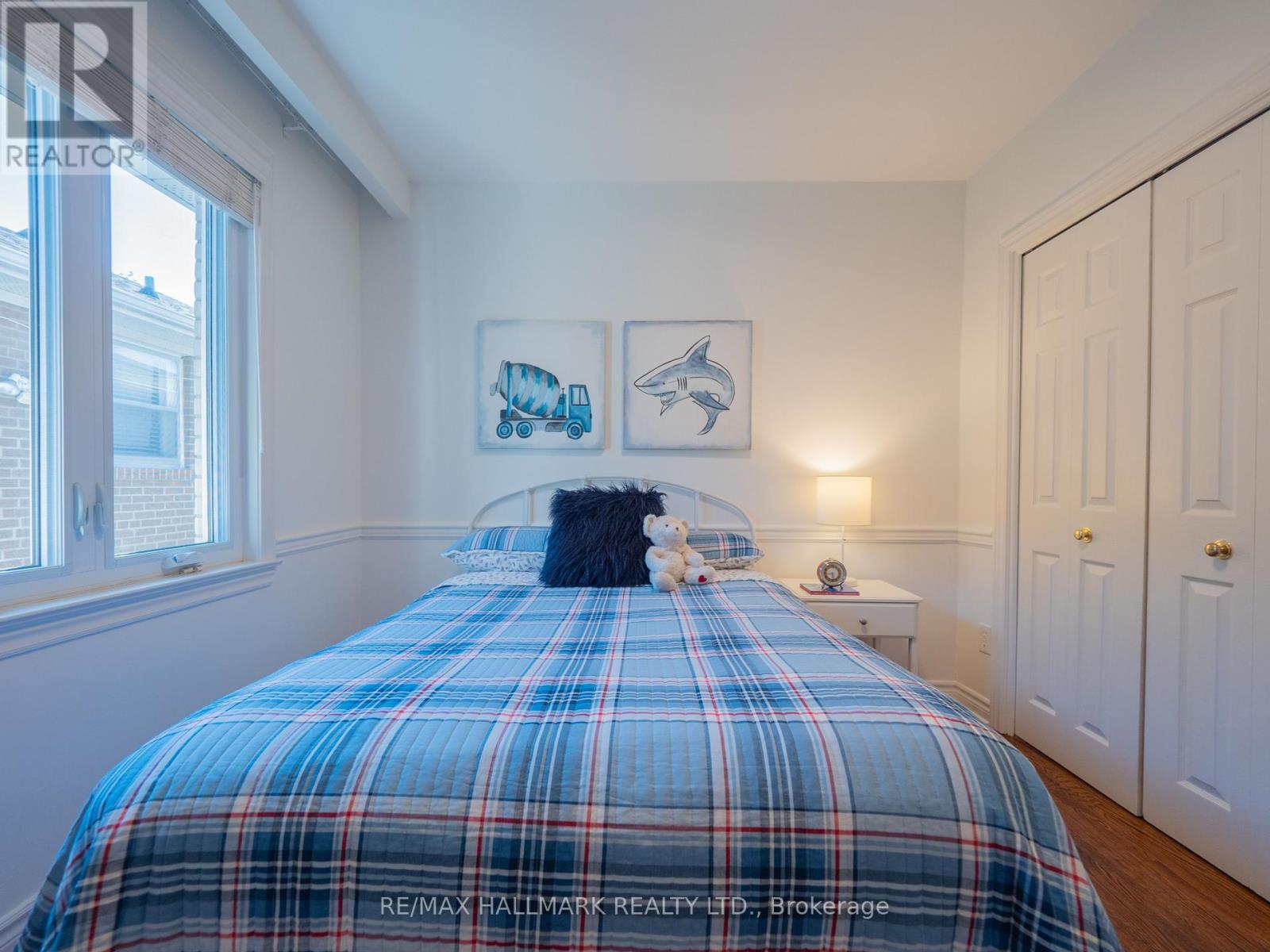34 Guernsey Drive, Toronto, Ontario  M9C 3A6 - Photo 21 - W12438980