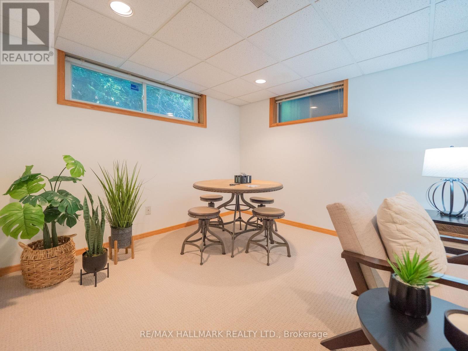 34 Guernsey Drive, Toronto, Ontario  M9C 3A6 - Photo 29 - W12438980