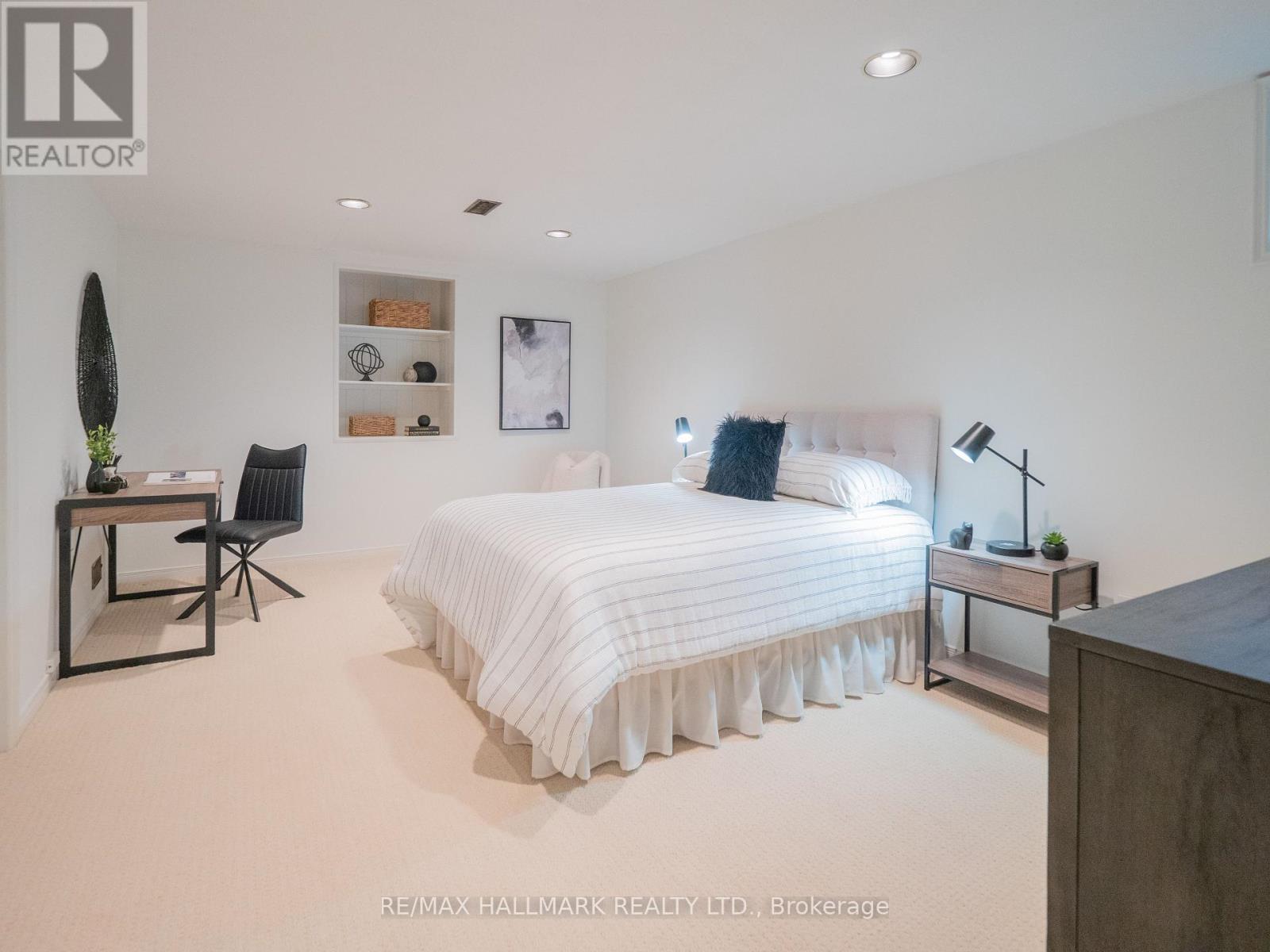 34 Guernsey Drive, Toronto, Ontario  M9C 3A6 - Photo 31 - W12438980
