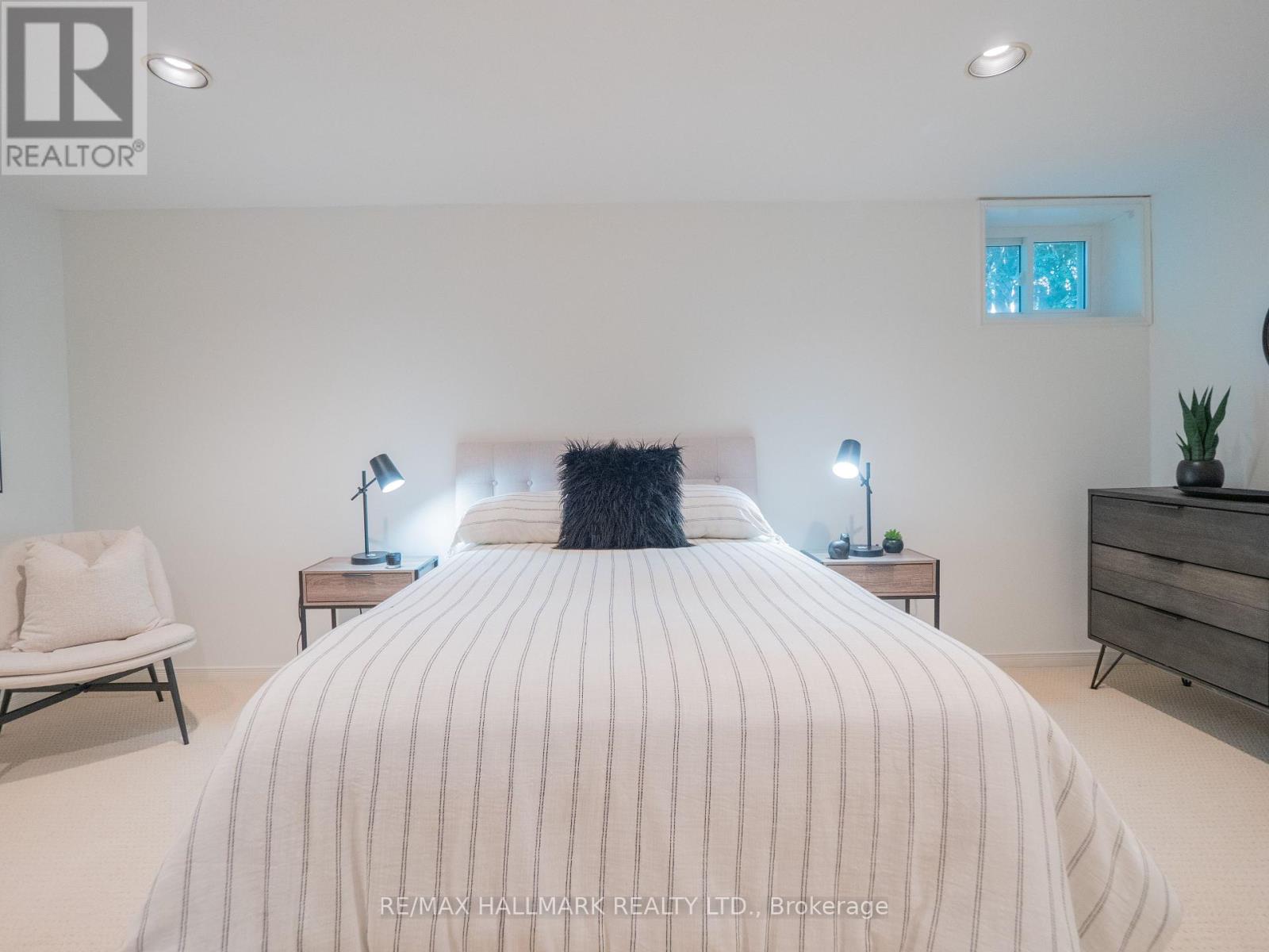 34 Guernsey Drive, Toronto, Ontario  M9C 3A6 - Photo 32 - W12438980