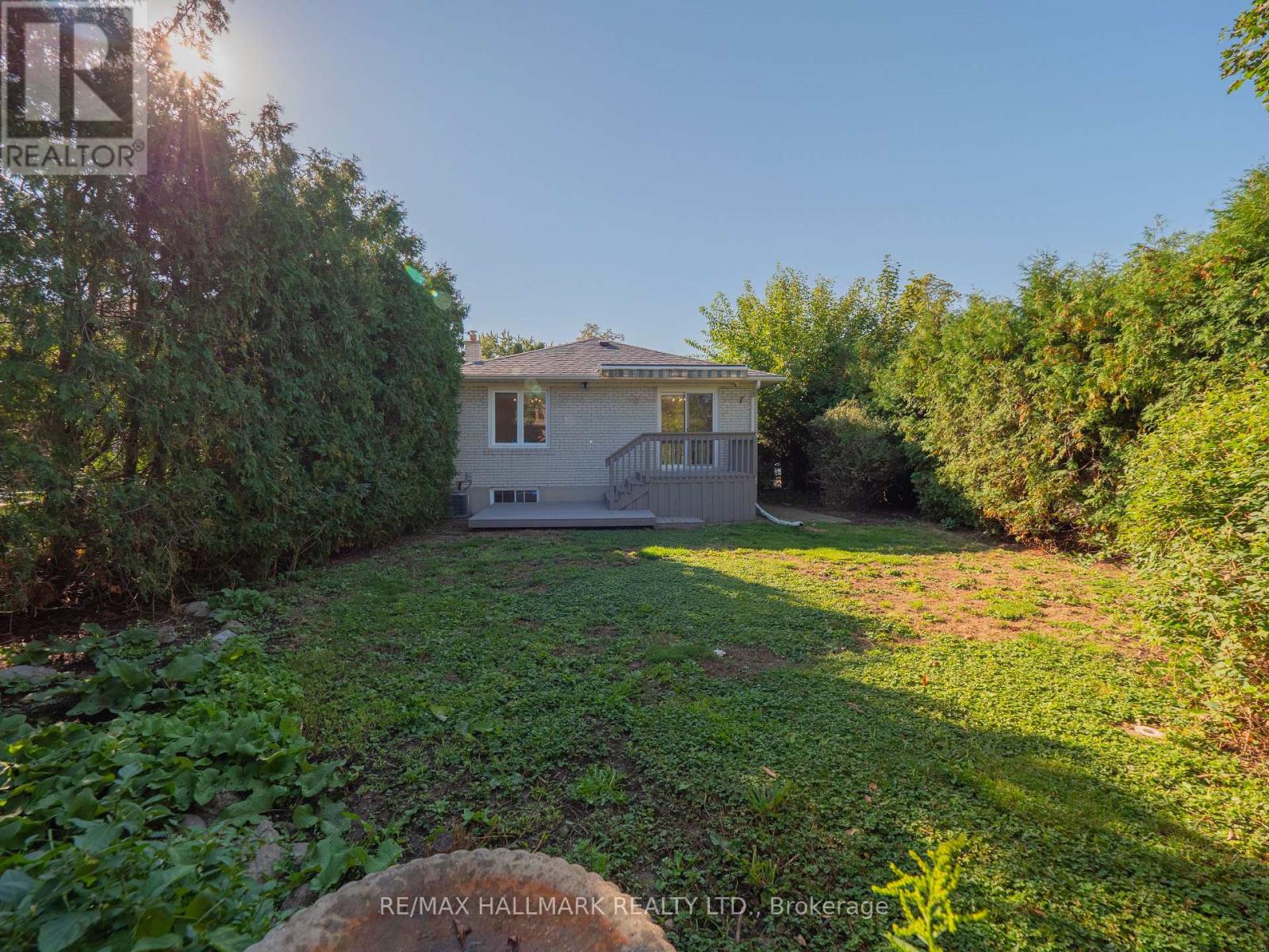 34 Guernsey Drive, Toronto, Ontario  M9C 3A6 - Photo 37 - W12438980