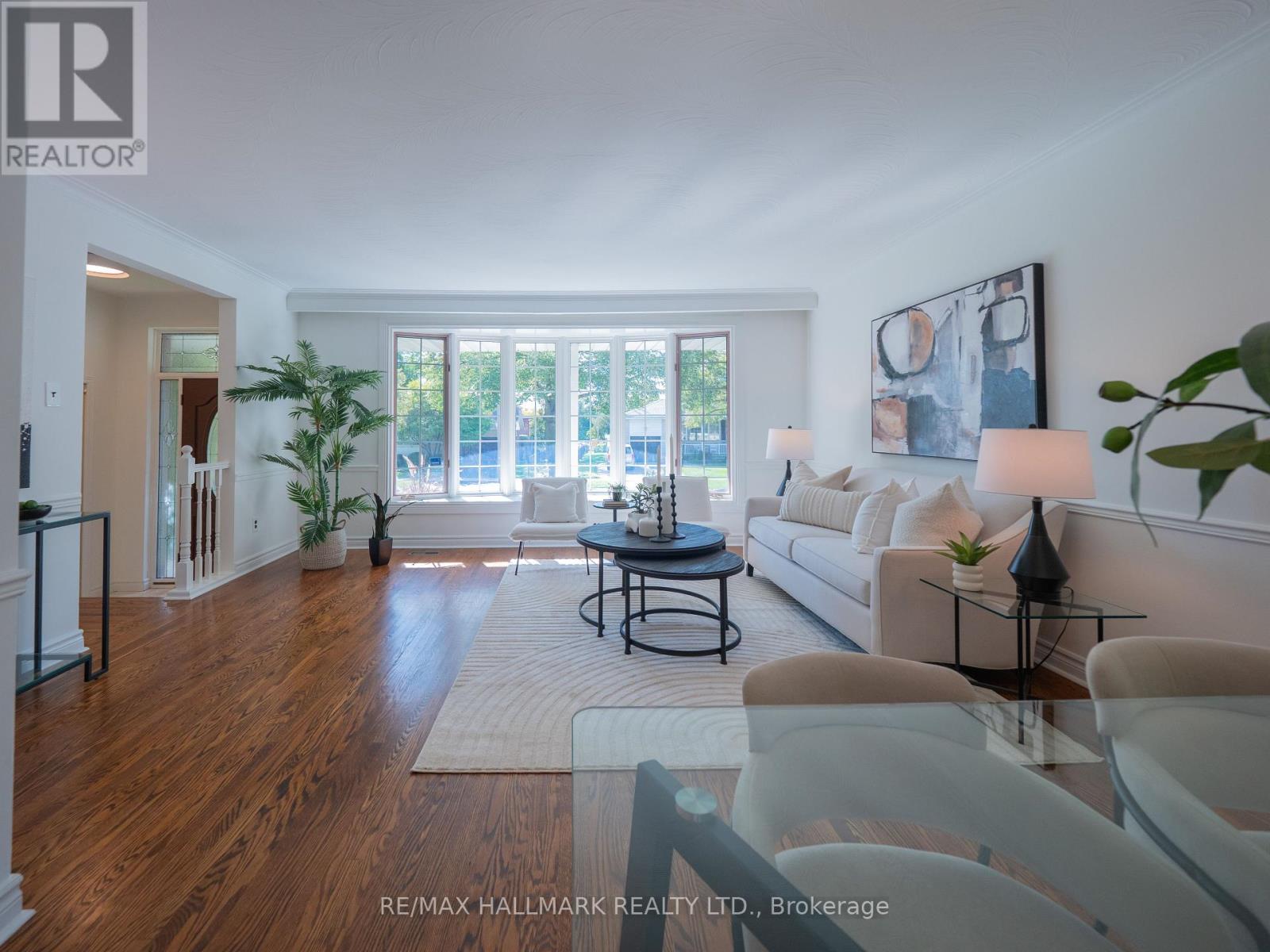 34 Guernsey Drive, Toronto, Ontario  M9C 3A6 - Photo 7 - W12438980