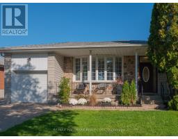 34 Guernsey Drive, Toronto (Etobicoke West Mall), Ca