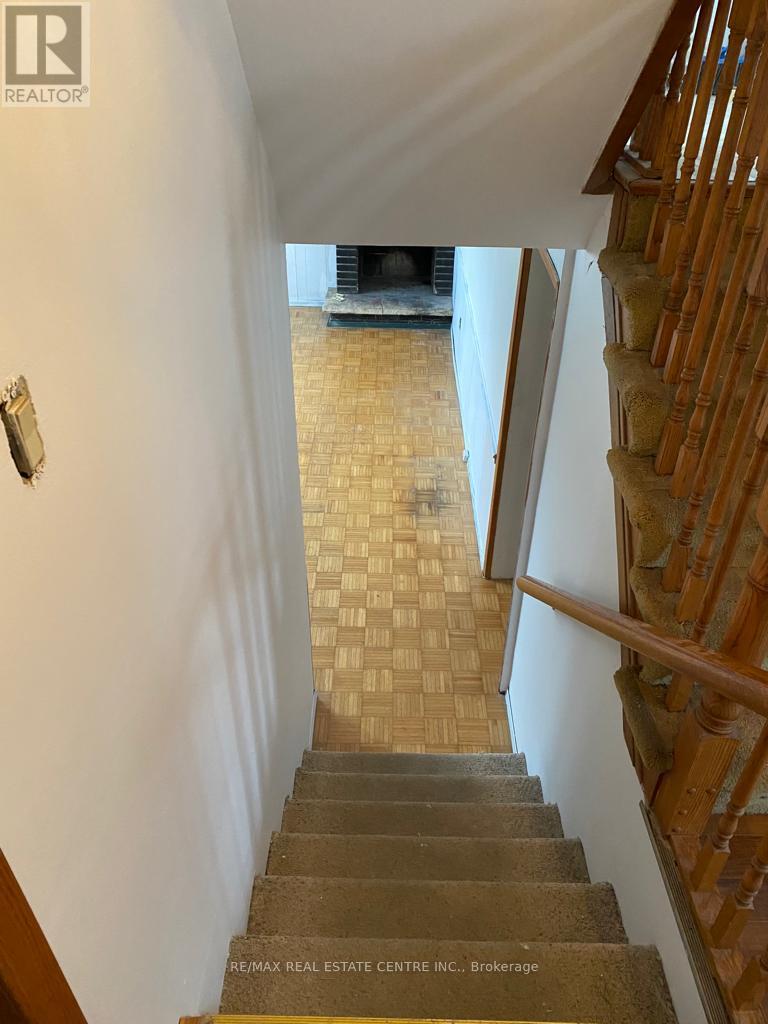 462 Scarsdale Crescent, Oakville, Ontario  L6W 3W7 - Photo 13 - W12438985