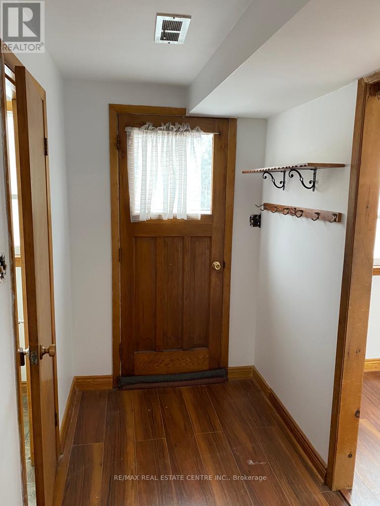 462 Scarsdale Crescent, Oakville, Ontario  L6W 3W7 - Photo 2 - W12438985
