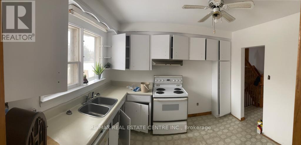 462 Scarsdale Crescent, Oakville, Ontario  L6W 3W7 - Photo 6 - W12438985