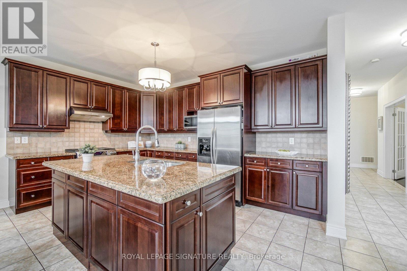 1312 Kestell Boulevard, Oakville, Ontario  L6H 0B9 - Photo 12 - W12439001