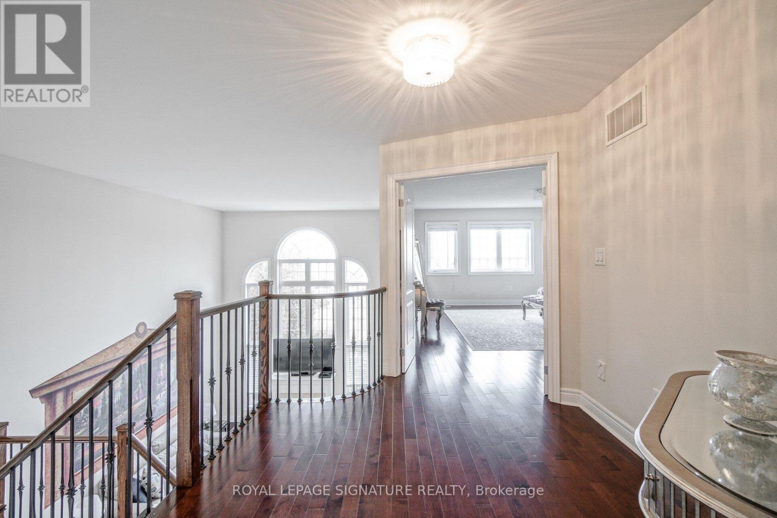 1312 Kestell Boulevard, Oakville, Ontario  L6H 0B9 - Photo 16 - W12439001