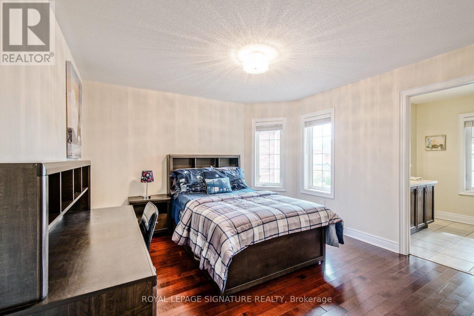 1312 Kestell Boulevard, Oakville, Ontario  L6H 0B9 - Photo 24 - W12439001
