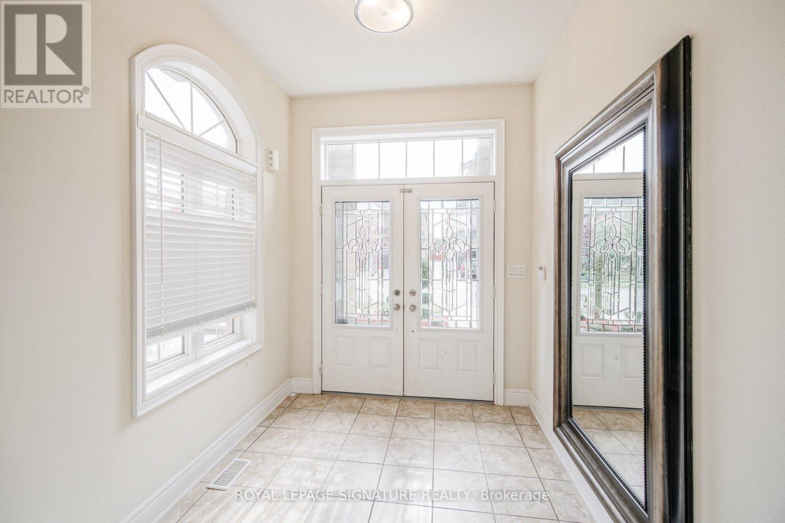 1312 Kestell Boulevard, Oakville, Ontario  L6H 0B9 - Photo 4 - W12439001