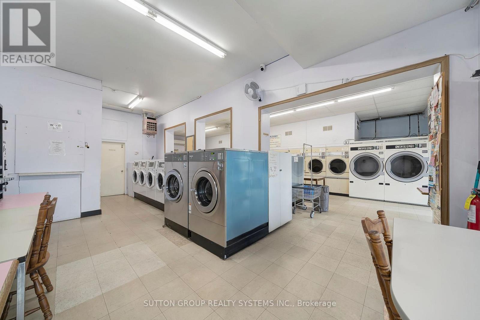 132-134 Morrell Street, Brantford, Ontario  N3T 4J8 - Photo 4 - X12438976