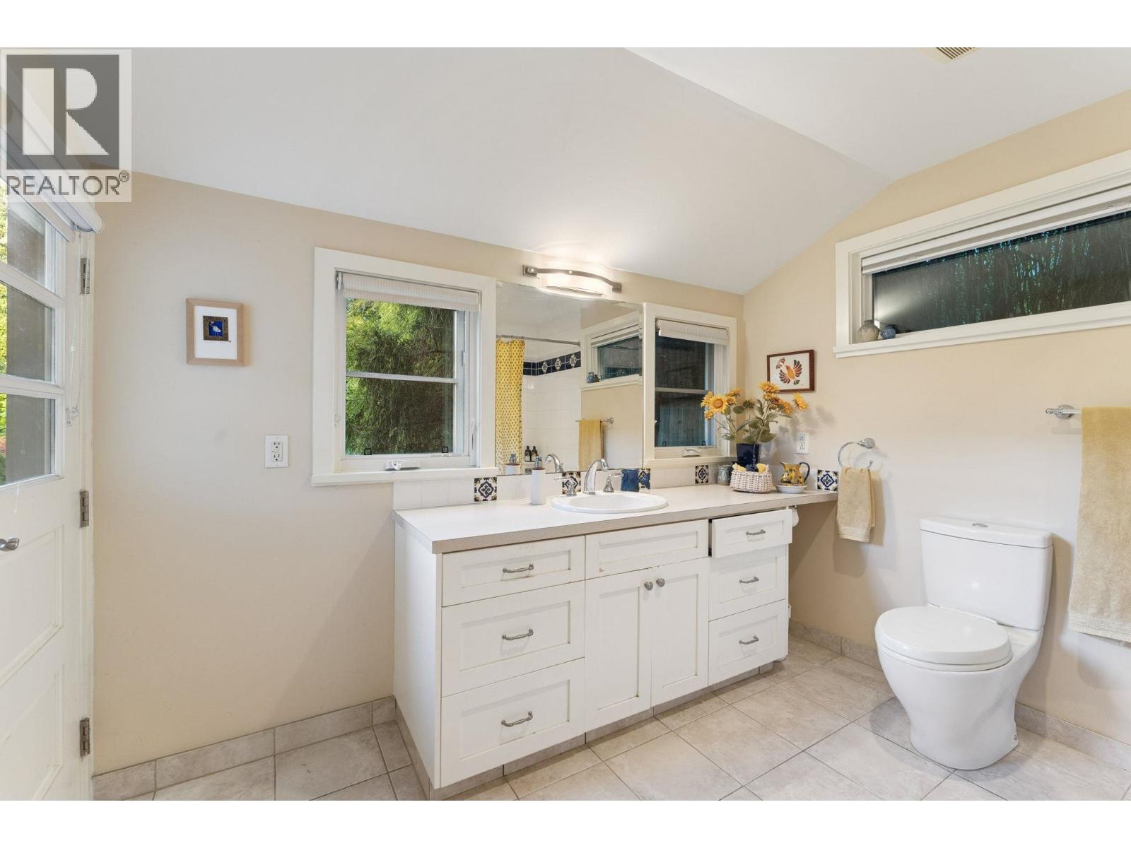 2658 Newmarket Drive, North Vancouver, British Columbia  V7R 2T4 - Photo 13 - R3054441