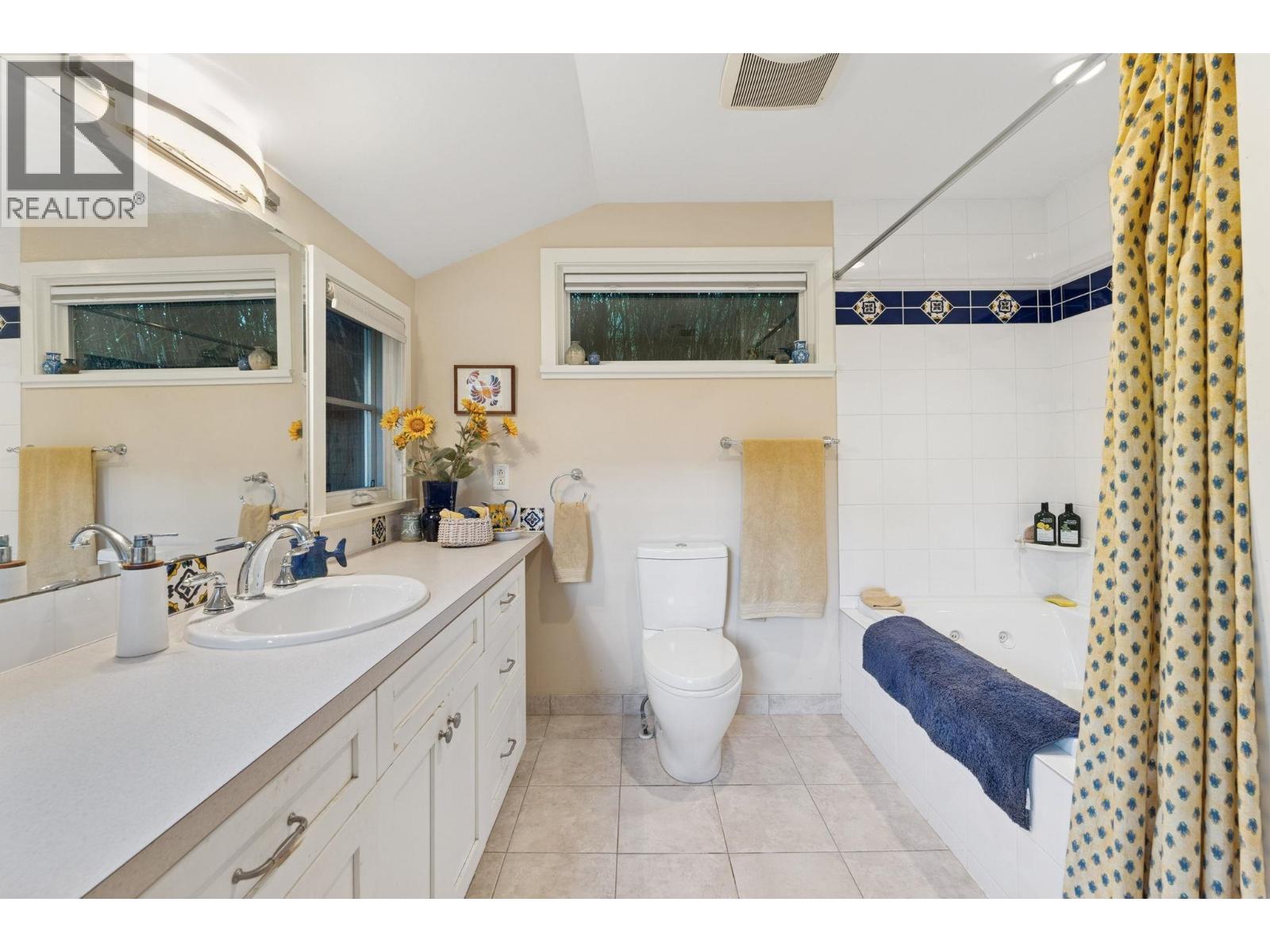 2658 Newmarket Drive, North Vancouver, British Columbia  V7R 2T4 - Photo 14 - R3054441