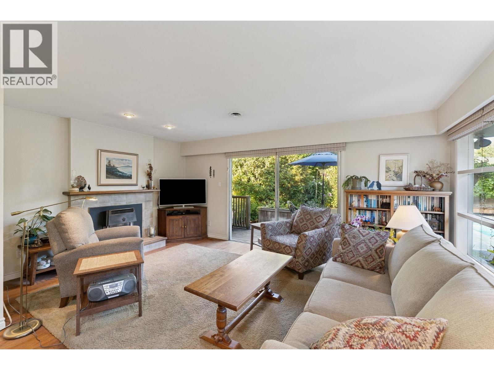 2658 Newmarket Drive, North Vancouver, British Columbia  V7R 2T4 - Photo 9 - R3054441