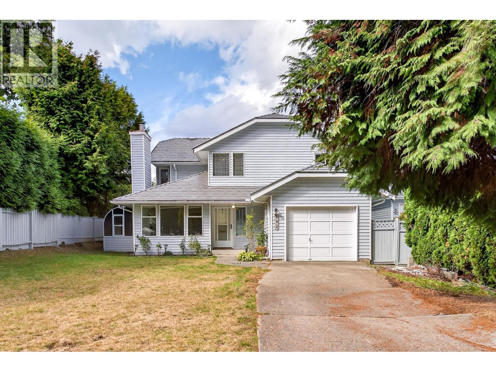 902 ROBINSON STREET, Coquitlam, British Columbia