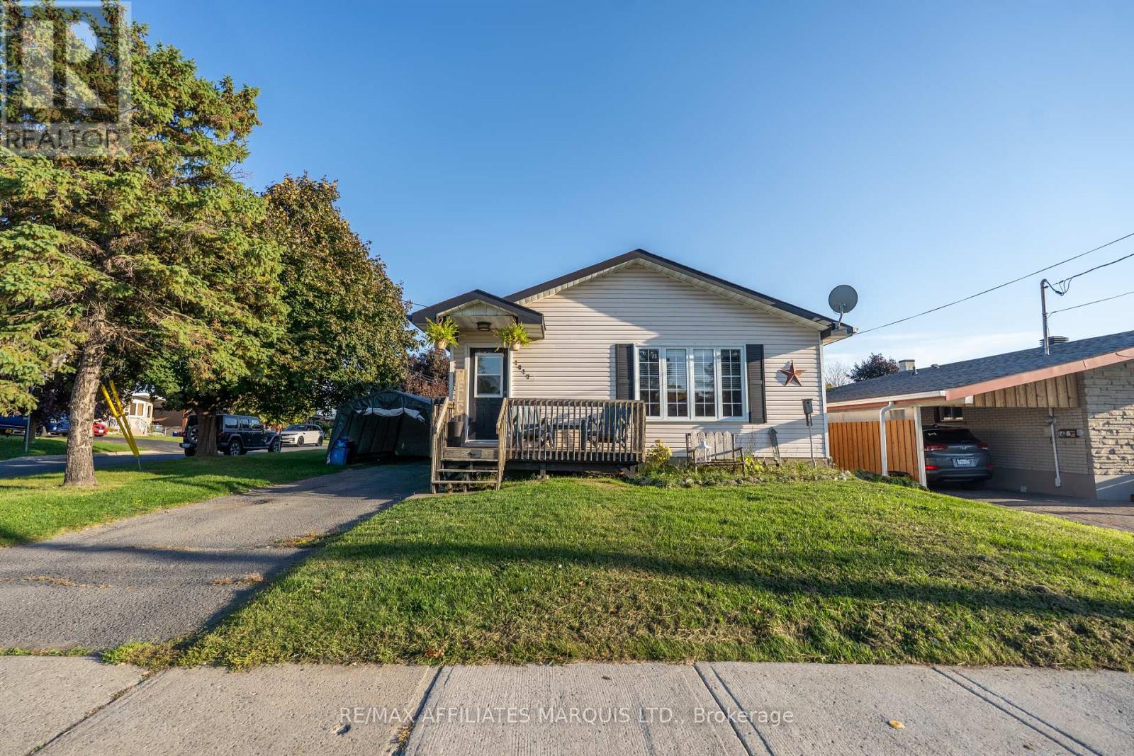 1017 Marleau Avenue, Cornwall, Ontario  K6H 2W6 - Photo 2 - X12439014