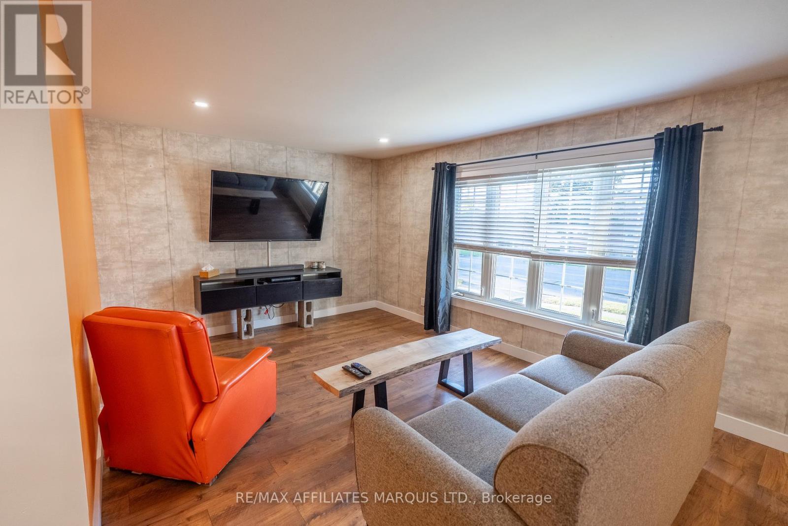 1017 Marleau Avenue, Cornwall, Ontario  K6H 2W6 - Photo 3 - X12439014