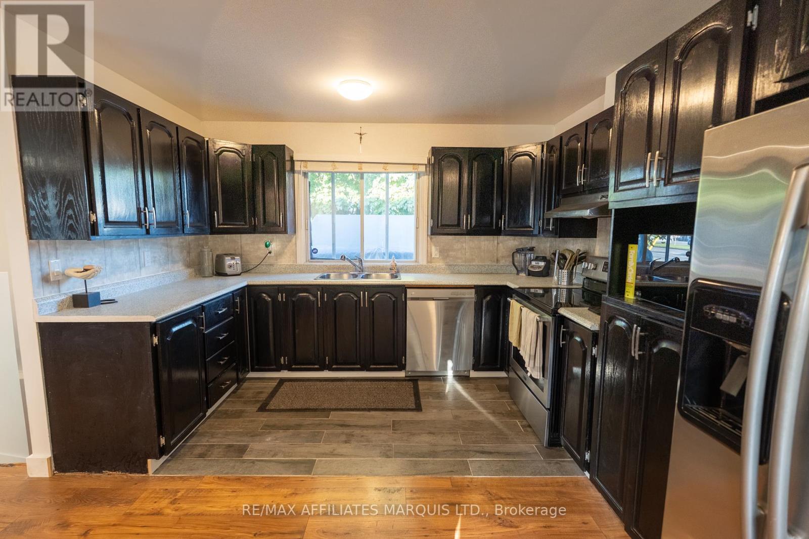 1017 Marleau Avenue, Cornwall, Ontario  K6H 2W6 - Photo 9 - X12439014