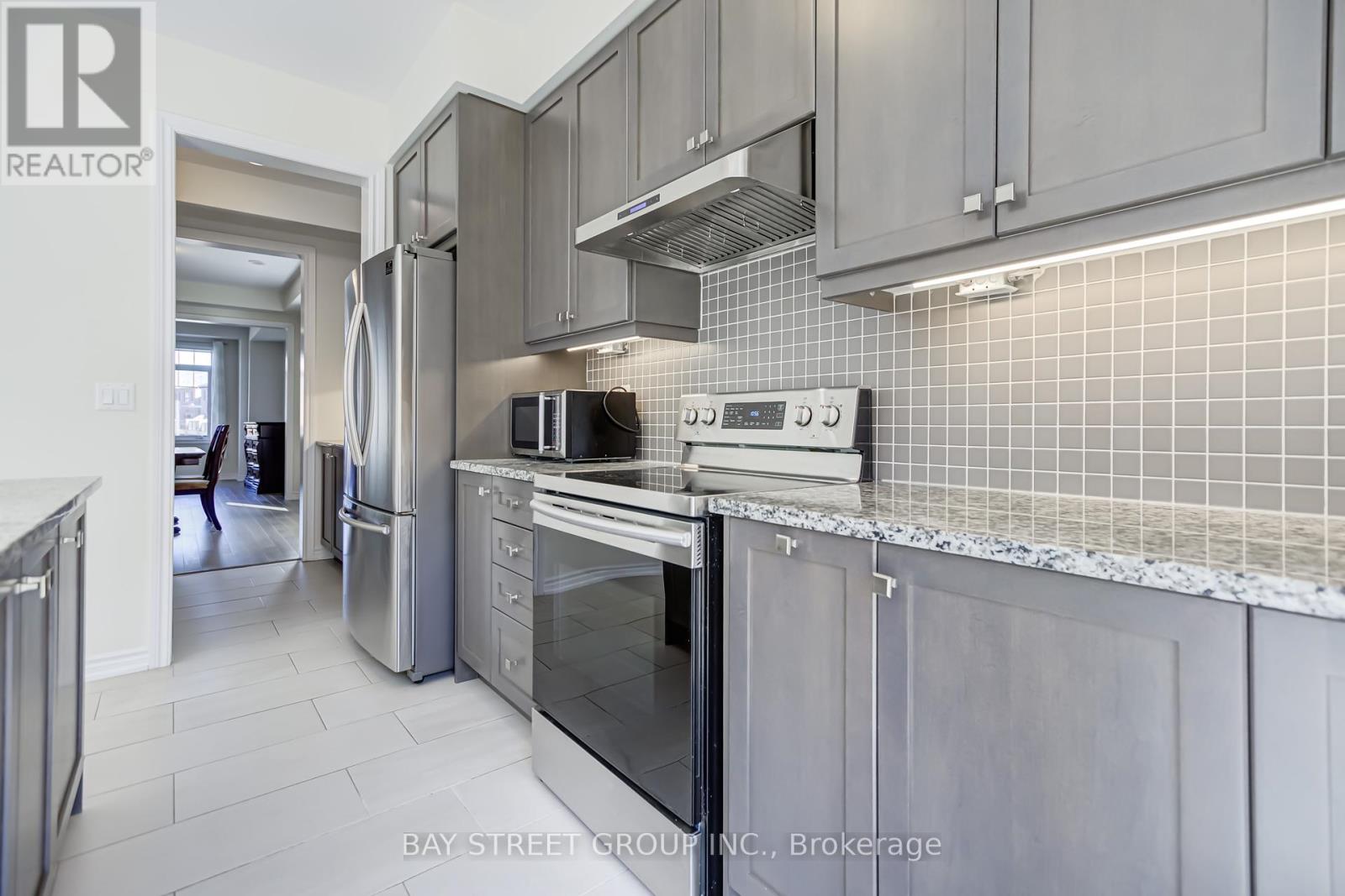 35 George Peach Avenue, Markham, Ontario  L6C 0Z2 - Photo 14 - N12425074