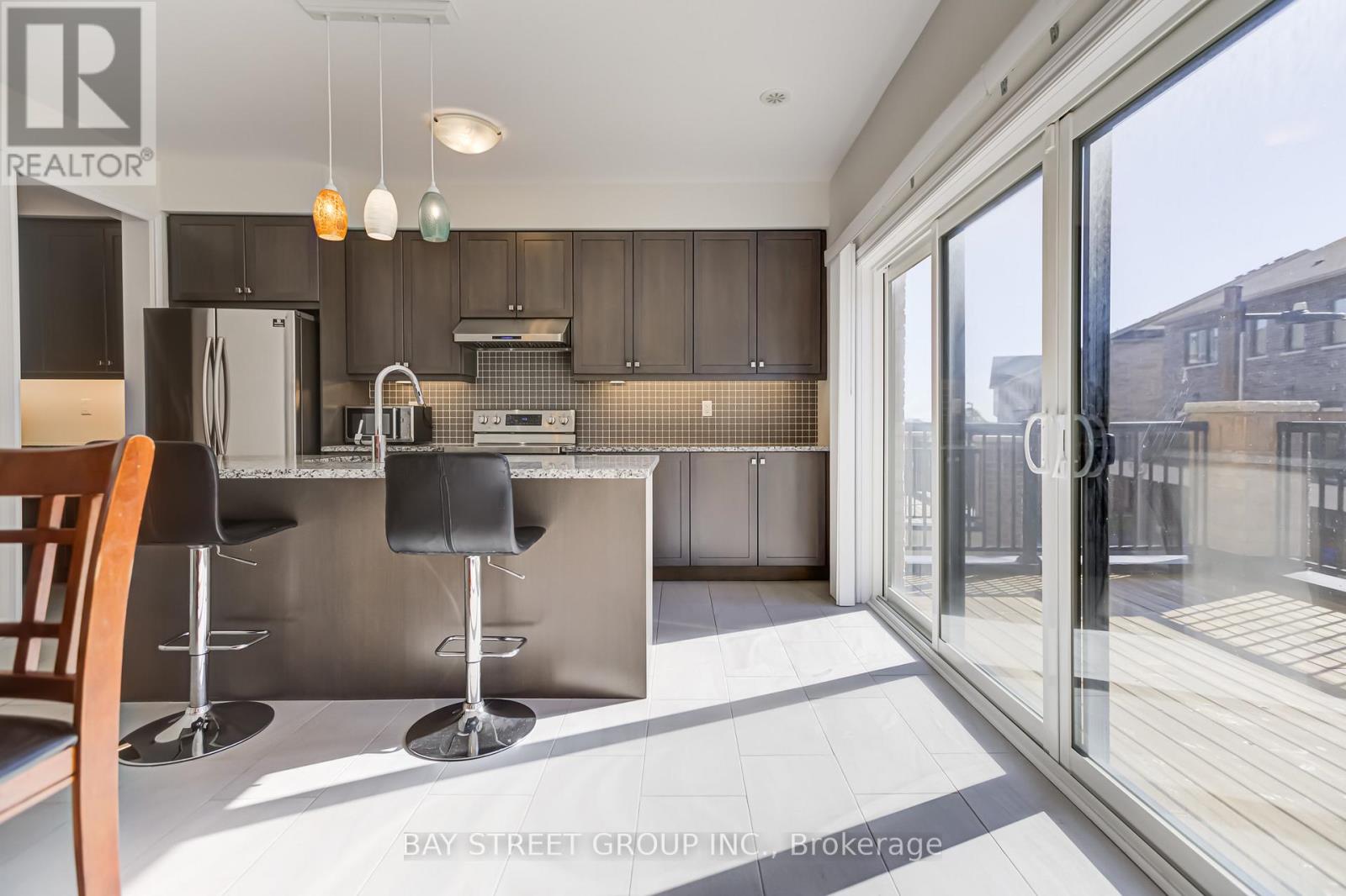 35 George Peach Avenue, Markham, Ontario  L6C 0Z2 - Photo 12 - N12425074