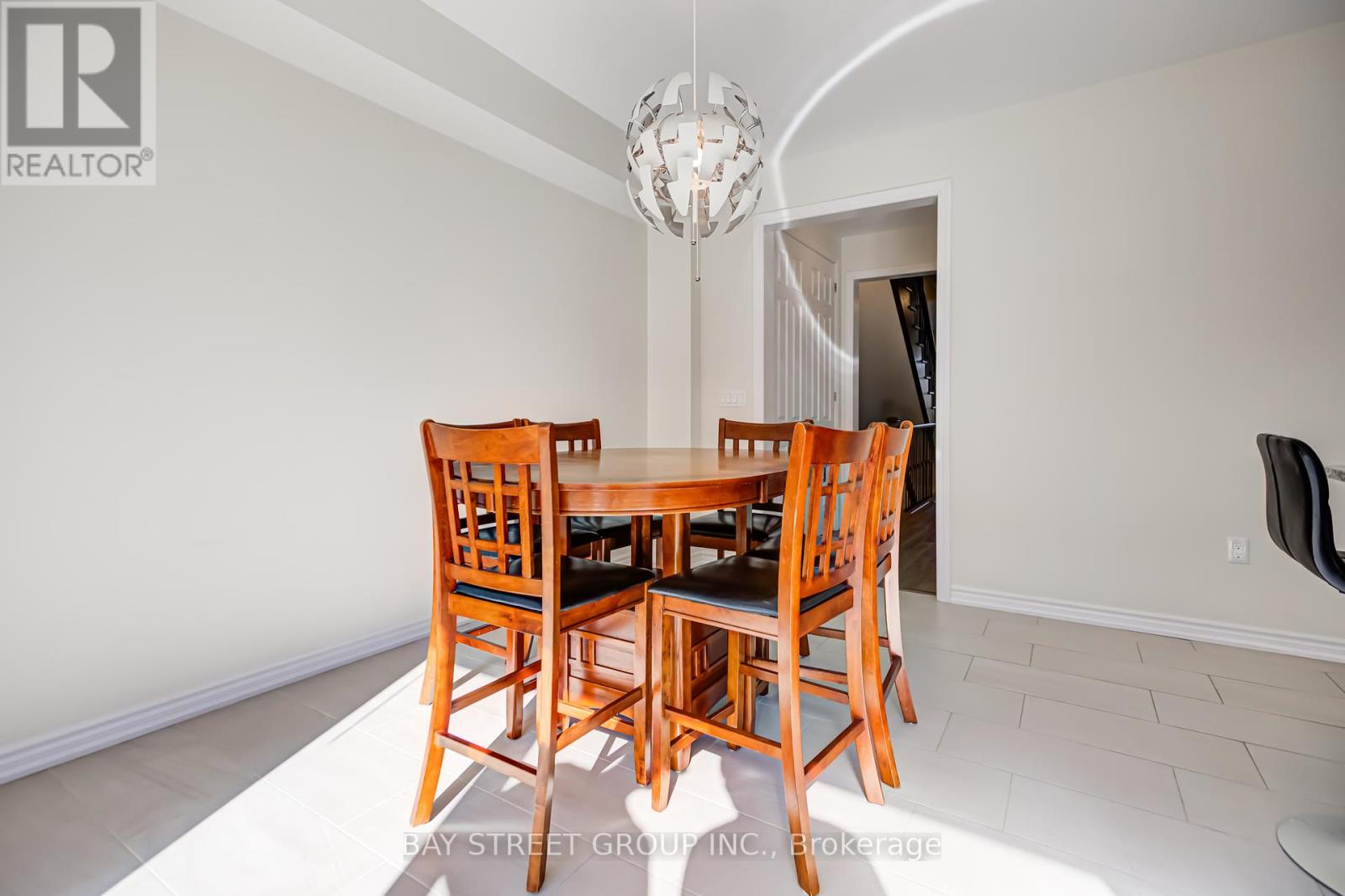 35 George Peach Avenue, Markham, Ontario  L6C 0Z2 - Photo 10 - N12425074