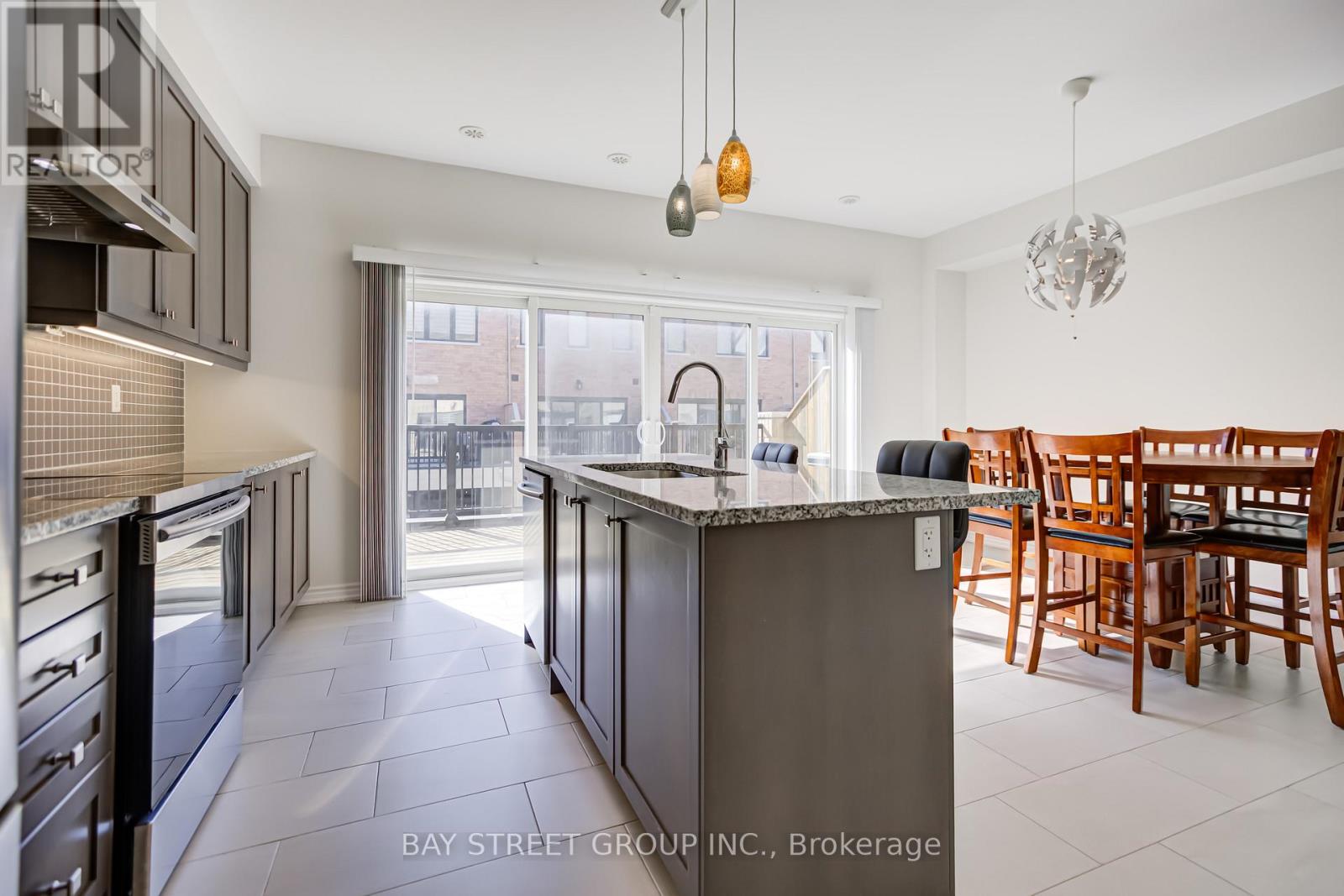 35 George Peach Avenue, Markham, Ontario  L6C 0Z2 - Photo 16 - N12425074