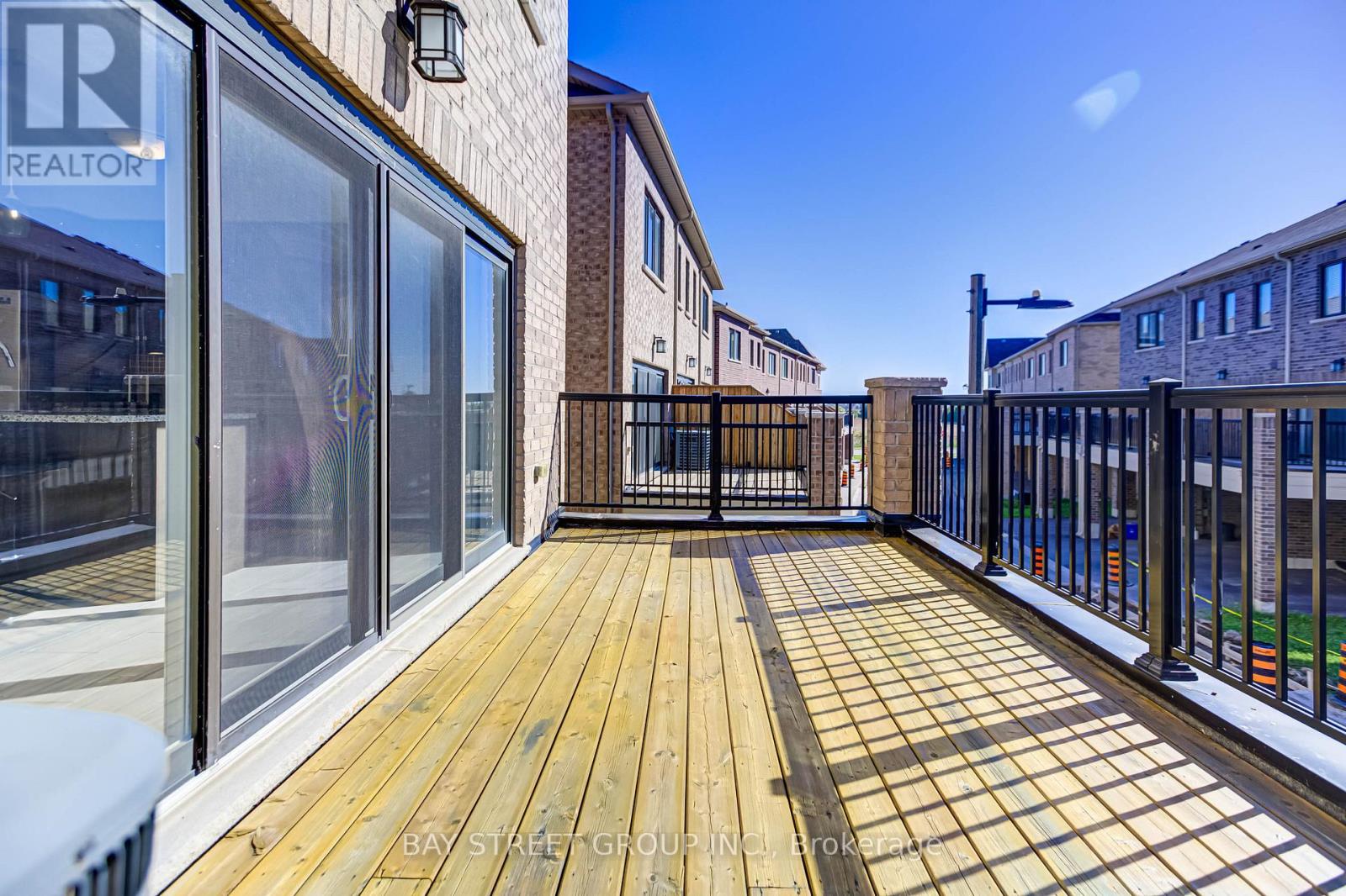 35 George Peach Avenue, Markham, Ontario  L6C 0Z2 - Photo 18 - N12425074