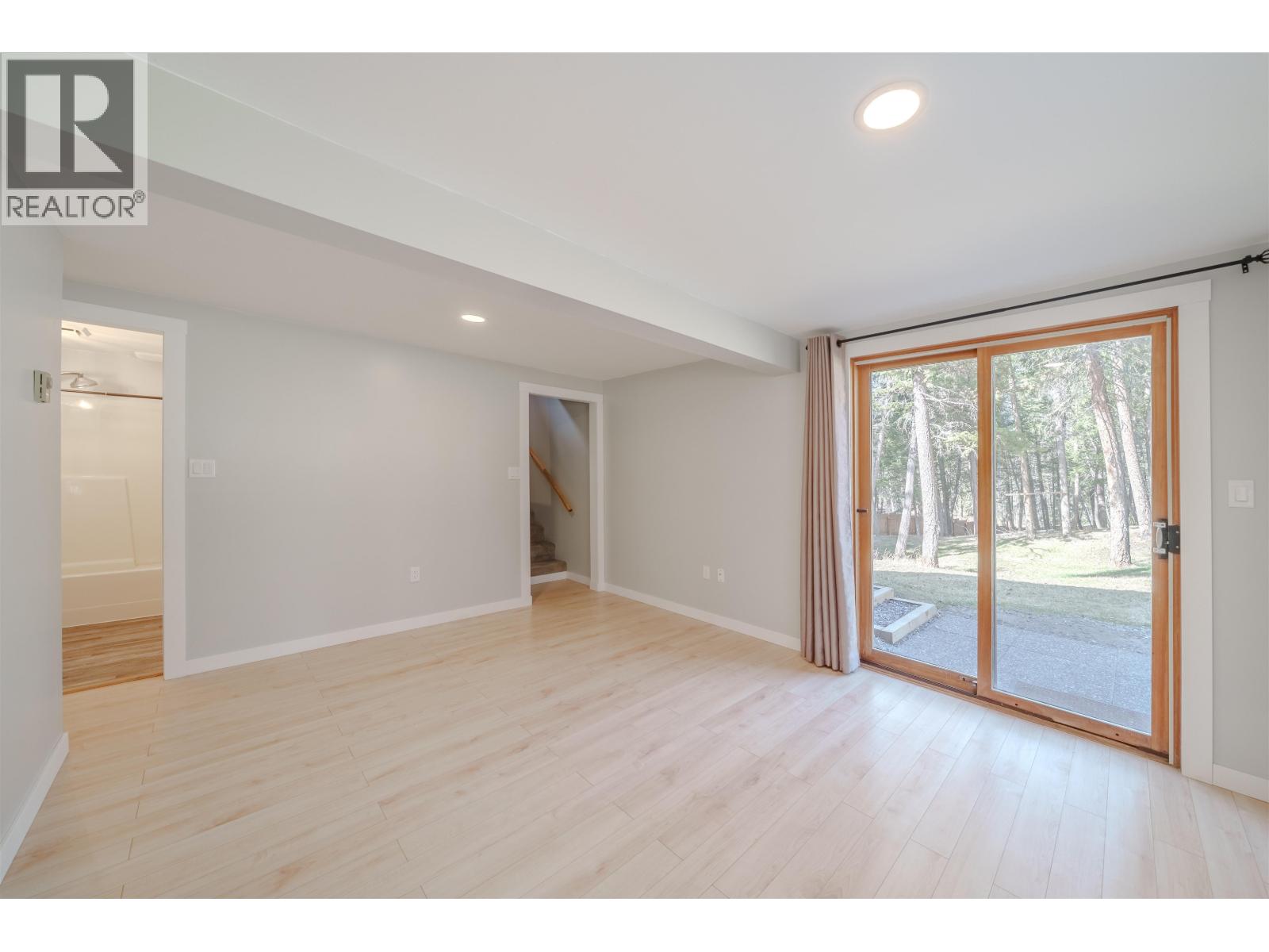 5231 Davis Road, 108 Mile Ranch, British Columbia V0K 2Z0 - Photo 21 - R3054455