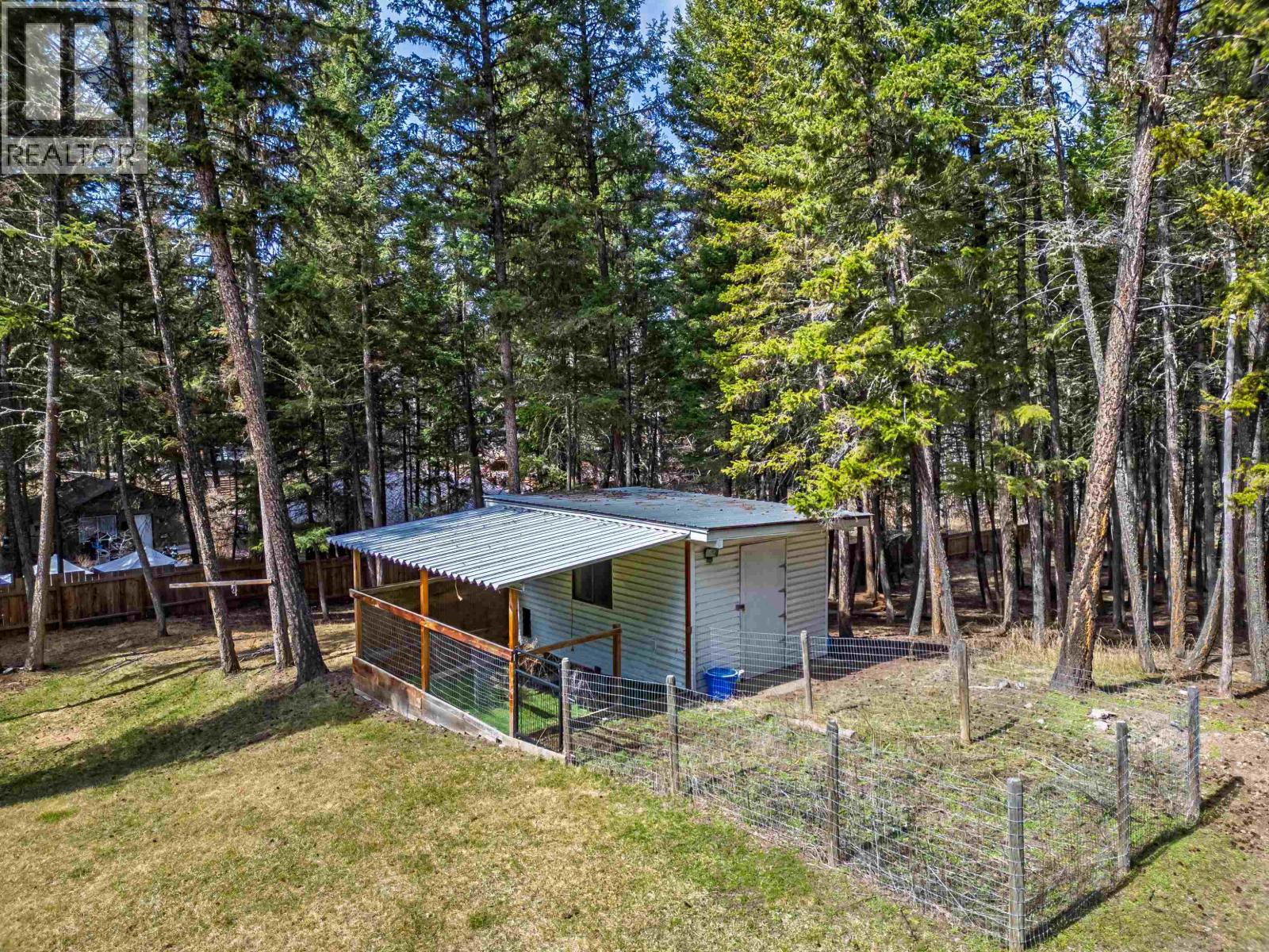 5231 Davis Road, 108 Mile Ranch, British Columbia V0K 2Z0 - Photo 35 - R3054455