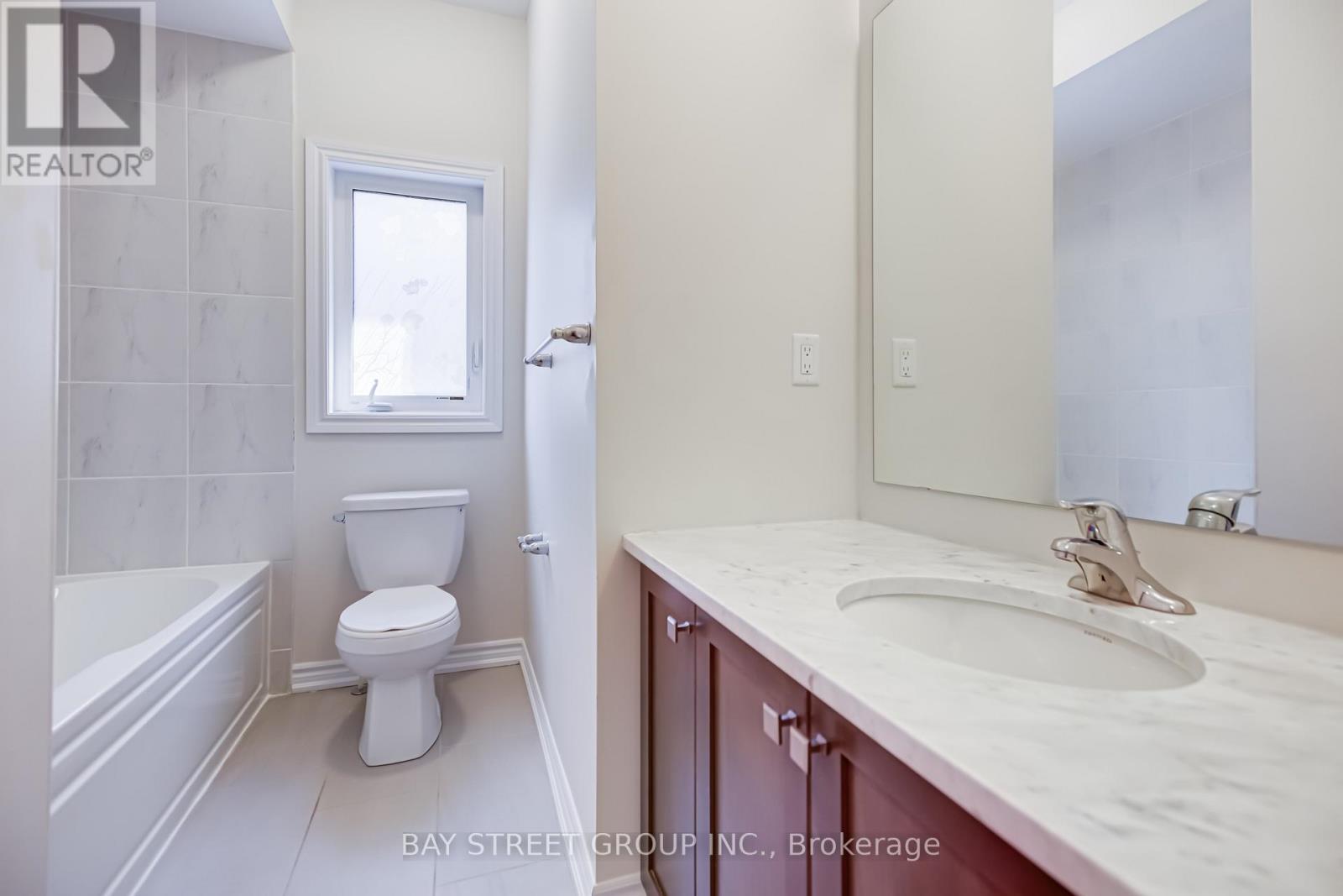 35 George Peach Avenue, Markham, Ontario  L6C 0Z2 - Photo 38 - N12425074