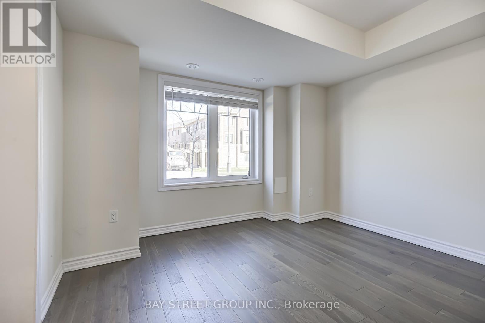 35 George Peach Avenue, Markham, Ontario  L6C 0Z2 - Photo 8 - N12425074