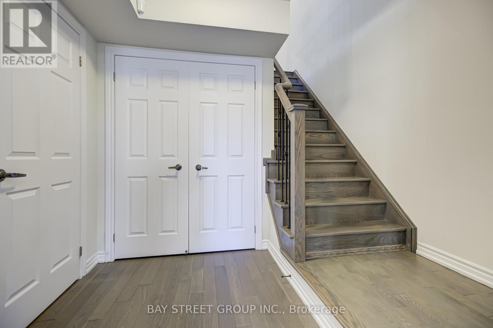 35 George Peach Avenue, Markham, Ontario  L6C 0Z2 - Photo 5 - N12425074
