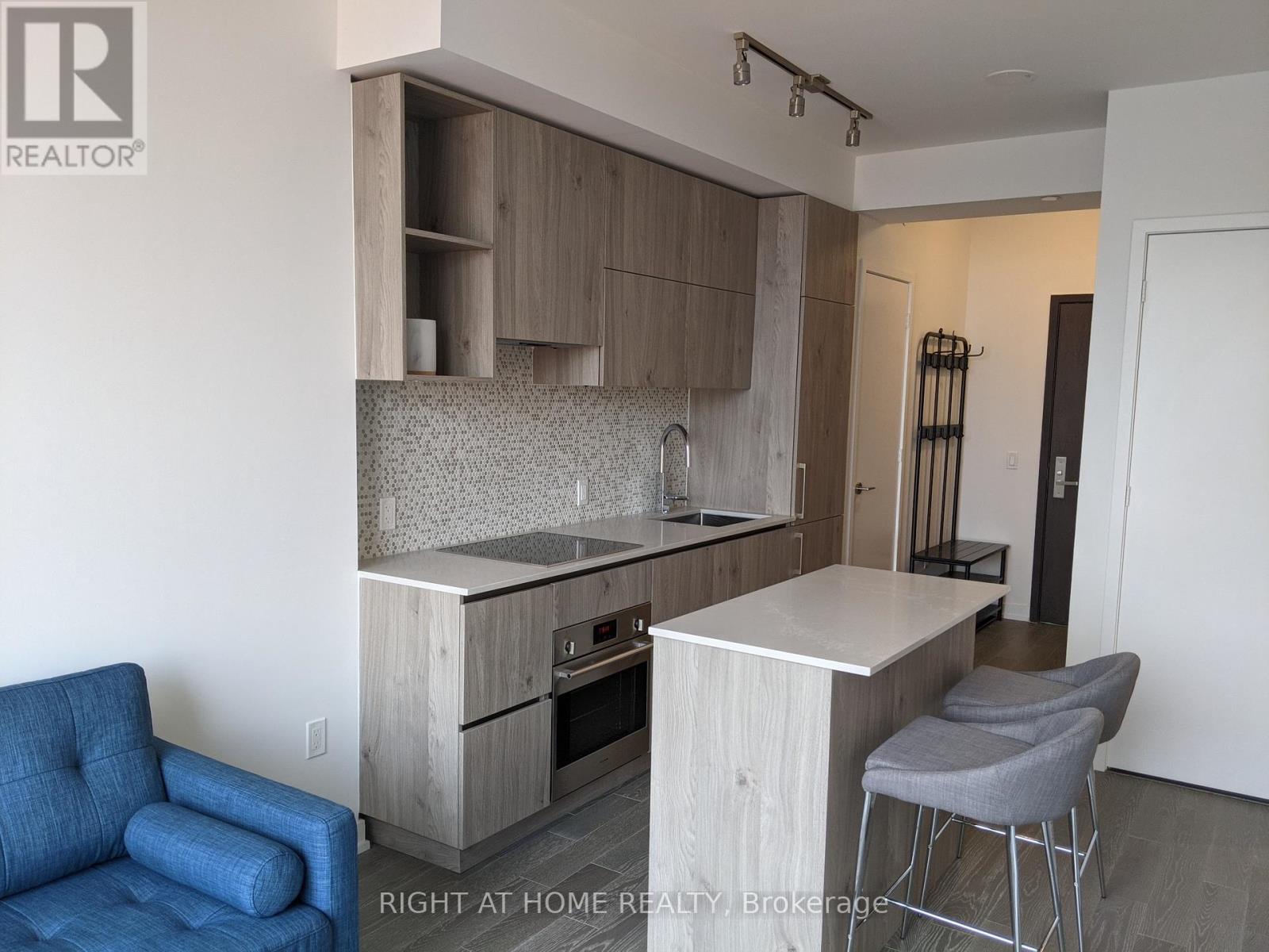 1010 - 1 Yorkville Avenue, Toronto, Ontario  M4W 0B1 - Photo 2 - C12439017