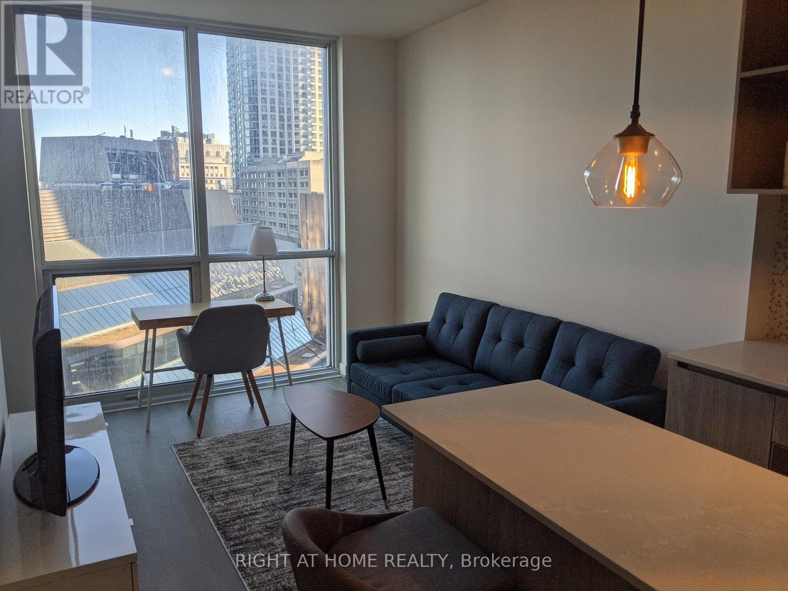 1010 - 1 Yorkville Avenue, Toronto, Ontario  M4W 0B1 - Photo 4 - C12439017