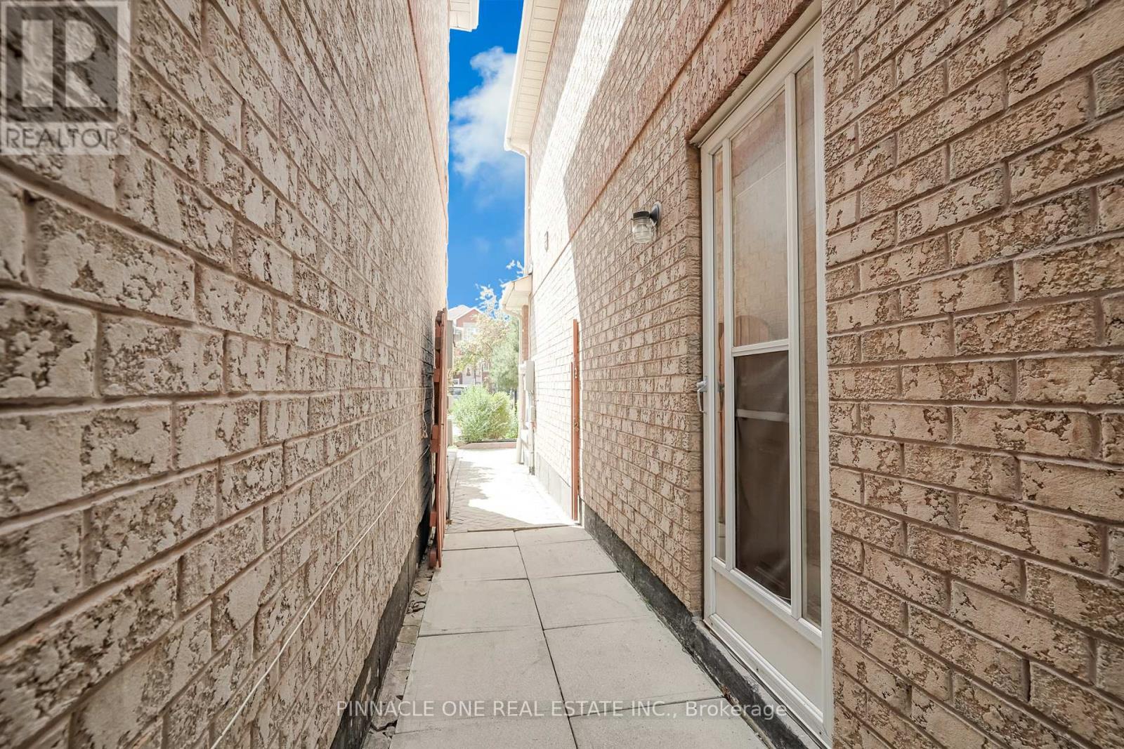 52 Vogue Street, Markham, Ontario  L3S 4G5 - Photo 36 - N12439006
