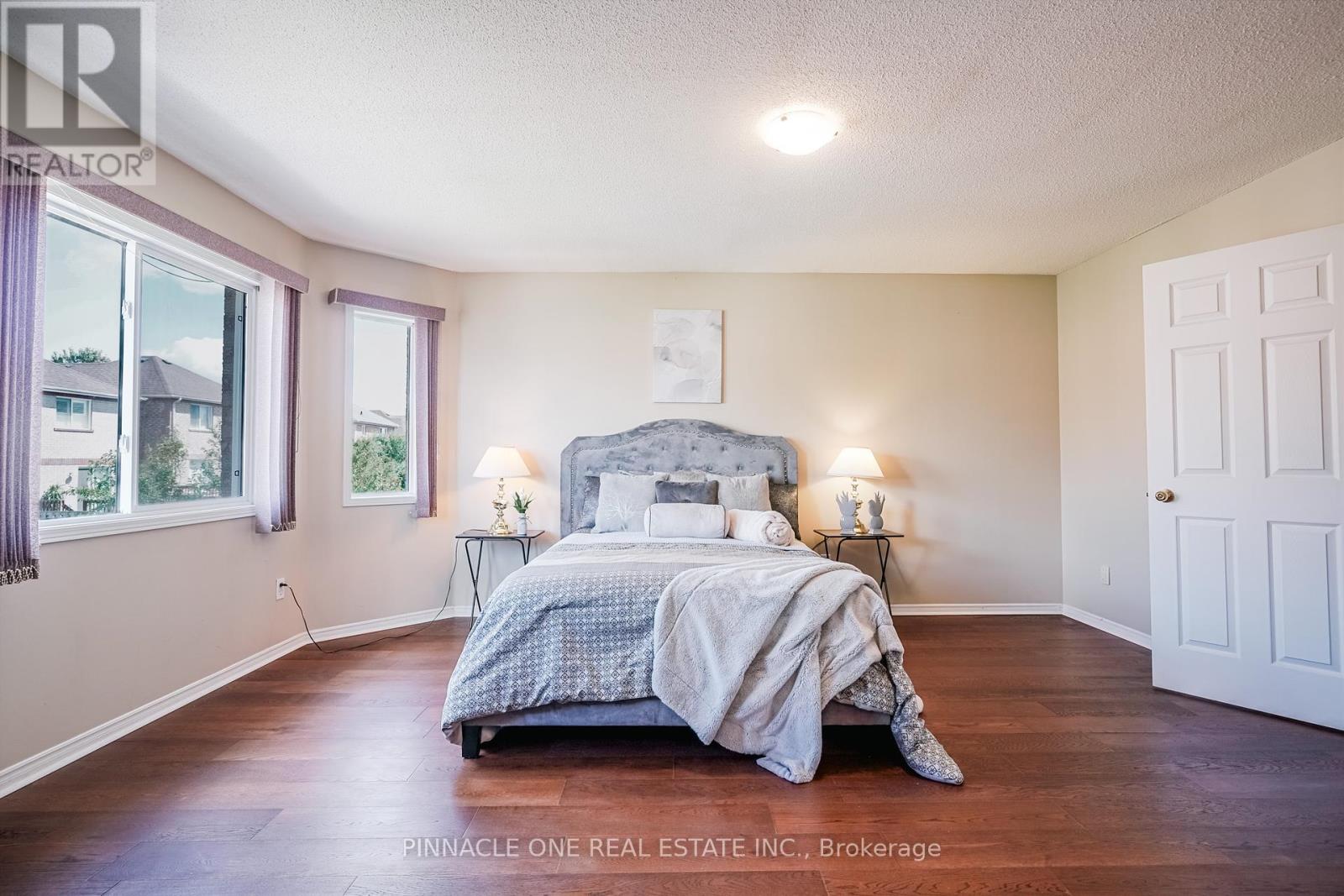 52 Vogue Street, Markham, Ontario  L3S 4G5 - Photo 4 - N12439006