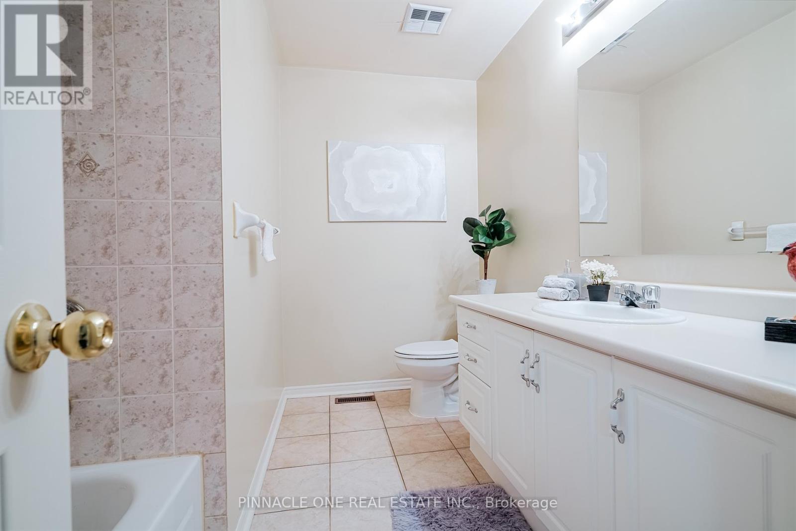 52 Vogue Street, Markham, Ontario  L3S 4G5 - Photo 7 - N12439006