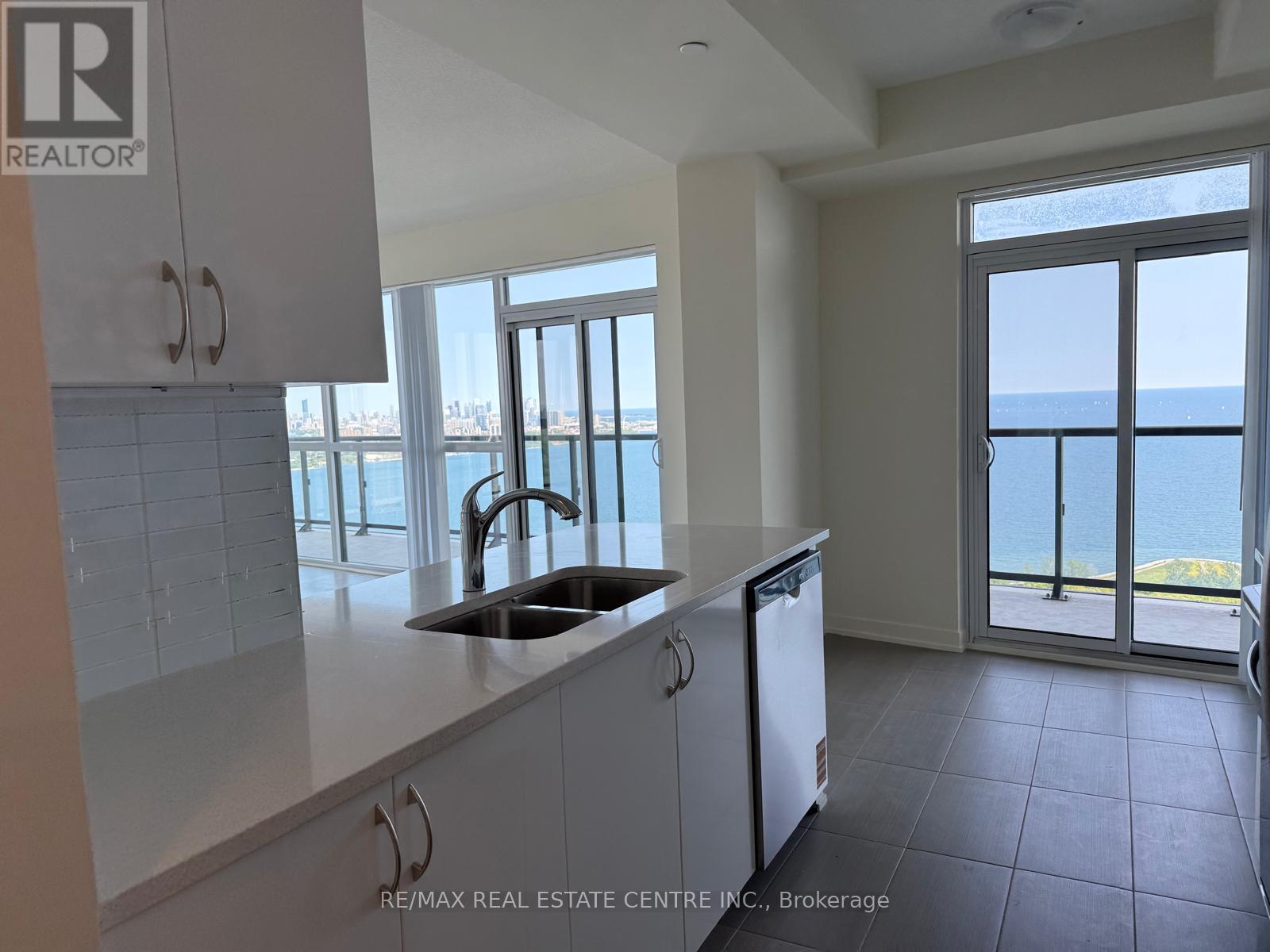 4702 - 38 Annie Craig Drive, Toronto, Ontario  M8V 0G9 - Photo 18 - W12439011
