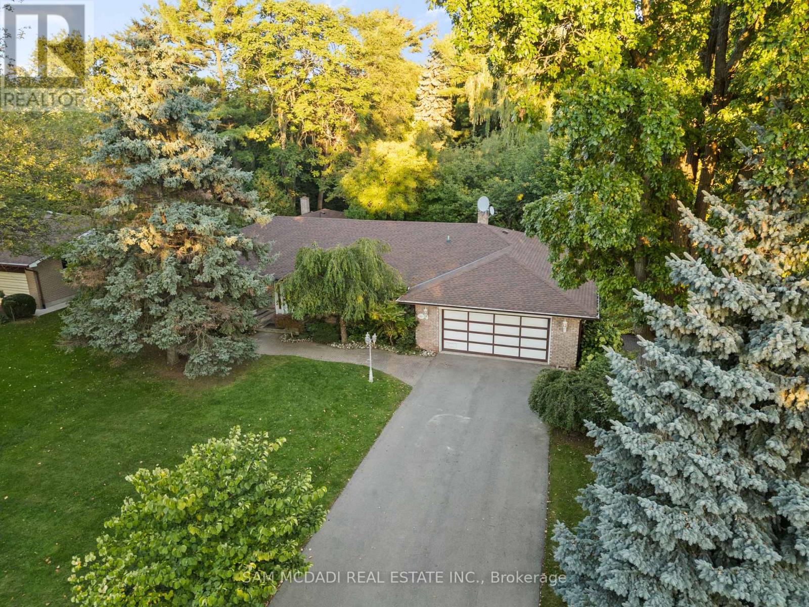 610 Kedleston Way, Mississauga, Ontario  L5H 1Y5 - Photo 10 - W12439019