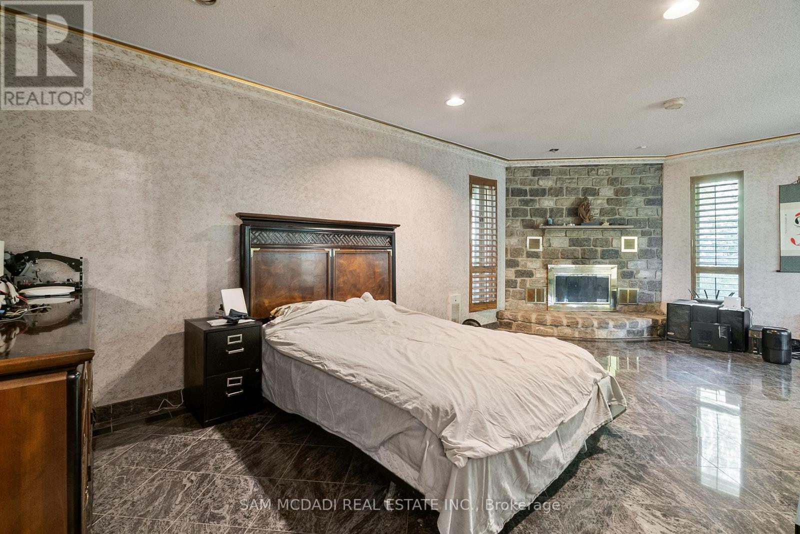 610 Kedleston Way, Mississauga, Ontario  L5H 1Y5 - Photo 29 - W12439019