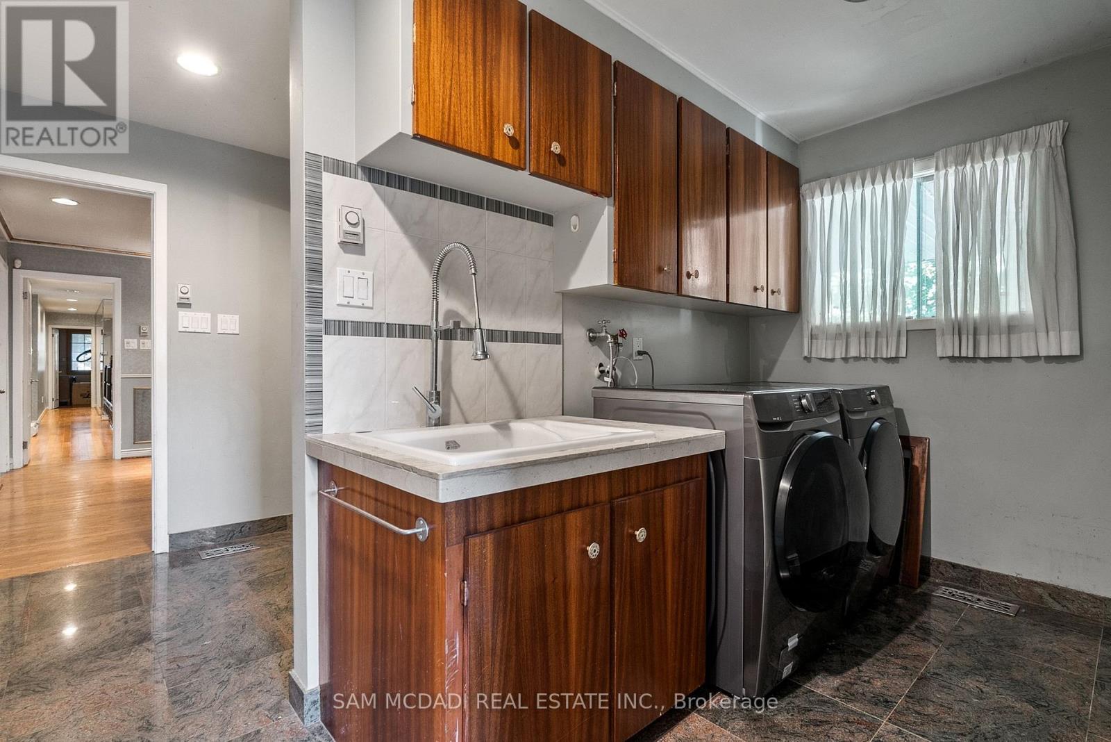 610 Kedleston Way, Mississauga, Ontario  L5H 1Y5 - Photo 34 - W12439019
