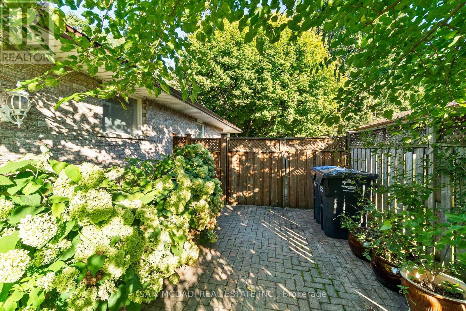 610 Kedleston Way, Mississauga, Ontario  L5H 1Y5 - Photo 43 - W12439019
