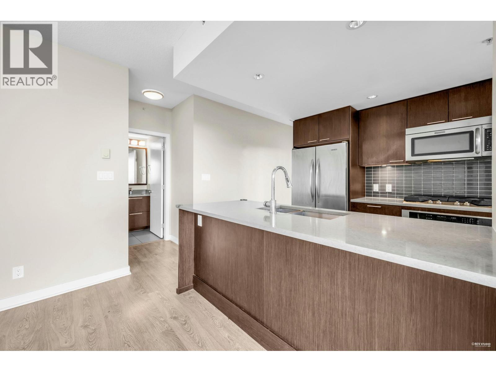 2307 2975 Atlantic Avenue, Coquitlam, British Columbia  V3B 0C5 - Photo 2 - R3035052