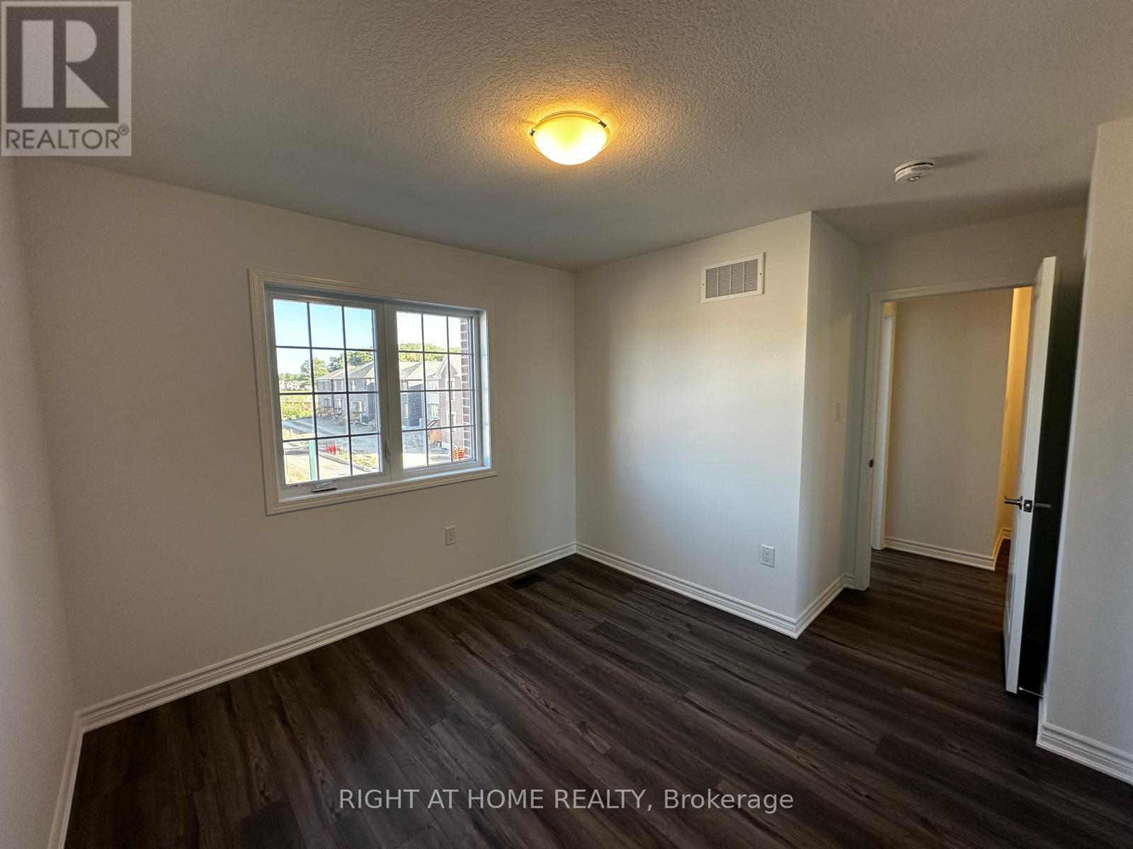 349 Millstone Street, Kitchener, Ontario  N2R 0V4 - Photo 16 - X12439021