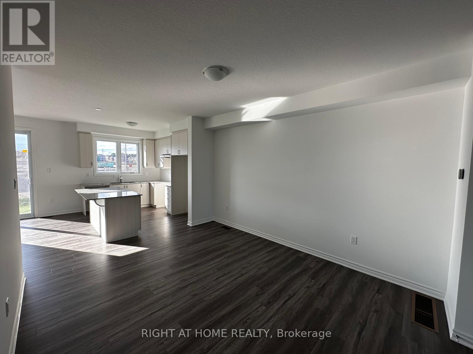 349 Millstone Street, Kitchener, Ontario  N2R 0V4 - Photo 18 - X12439021
